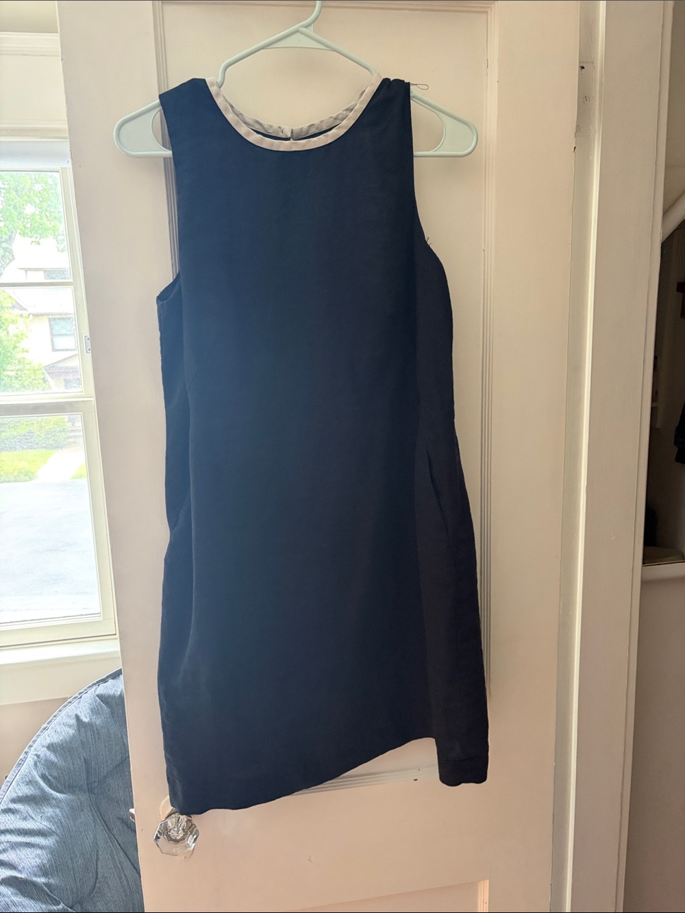 Willi Smith Sleeveless Linen Shift Dress with Light Contrast Neckline